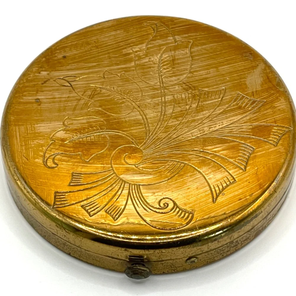 Dorset Fifth Avenue Engraved Design Vintage Powder Compact